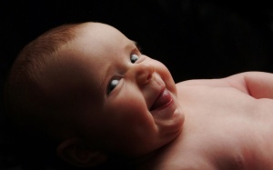 Baby_Photography_of_baby_boy_with_naughty_face_ISPC006028.jpg__www.amaderforum.com