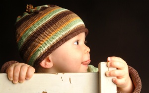 Baby_Photography_of_baby_with_hat_ISPC006044.jpg__www.amaderforum.com