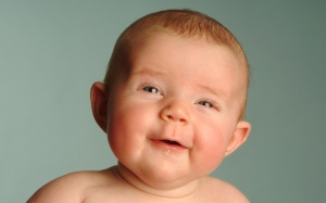 Baby_Photography_of_newborn_baby_boy_laughing_ISPC006089.jpg__www.amaderforum.com
