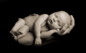 Black_and_white_Photo_of_sleeping_newborn_baby_ ISPC006001