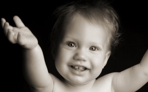 Black_and_white_portrait_photography_of_newborn_baby_ISPC006079.jpg__www.amaderforum.com