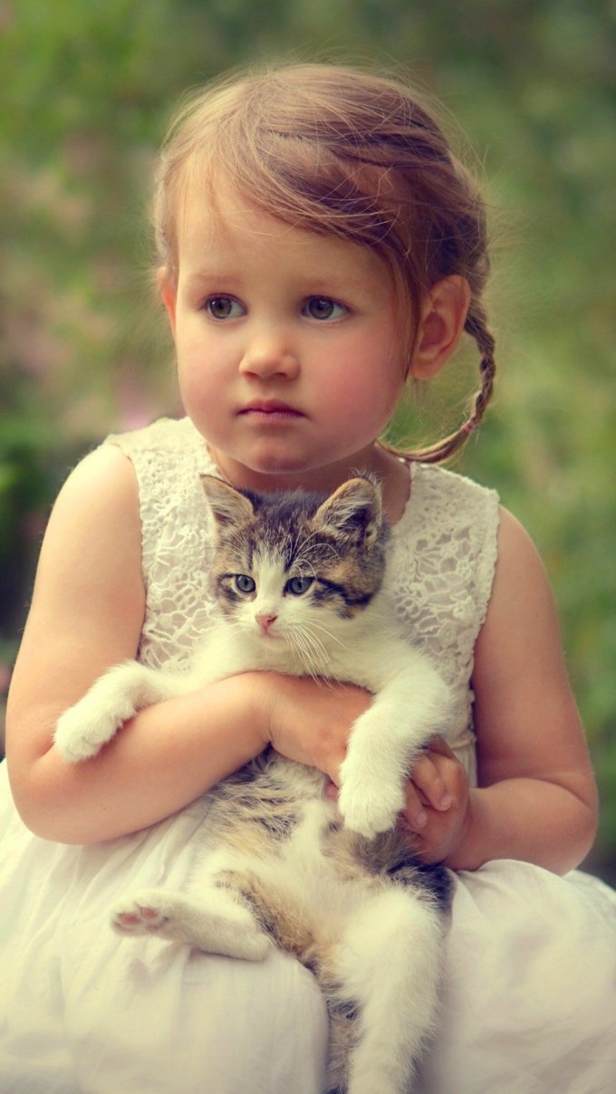 cute_girl_kitten_friends-mobile1